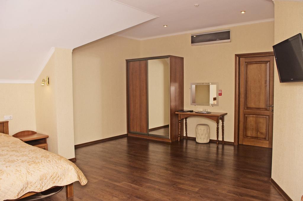 חארקיב Sv Park Hotel מראה חיצוני תמונה